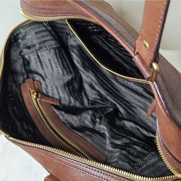 💯 Authentic Prada Handbag 🍀 - Picture 10 of 14